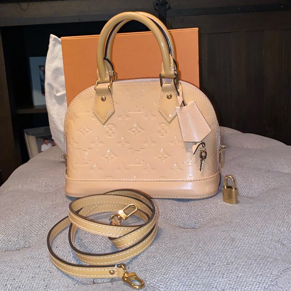 LOUIS VUITTON Vernis Alma BB Rose Ballerine Bag